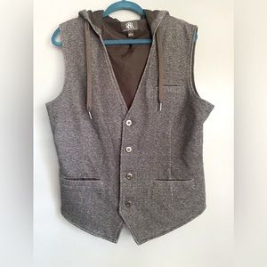 Rock and Republic Button Down Hooded Men’s Vest in Charcoal Gray Size L